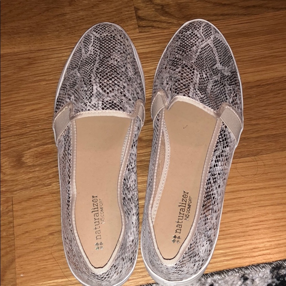 naturalizer comfort flats